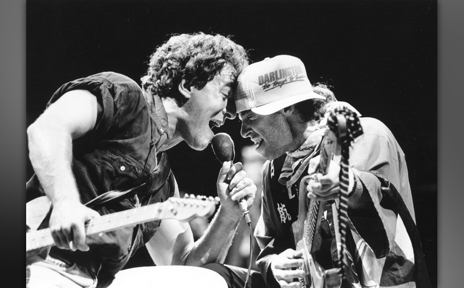 Die ultimative Playlist: ein Schlüsselsong von jedem der 100 größten Gitarristen.