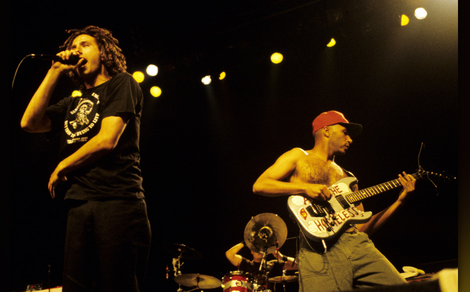 40. Tom Morello. Killing In The Name – Rage Against the Machine, 1992. Tom Morello gab gerade Gitarrenunterricht, als ih...
