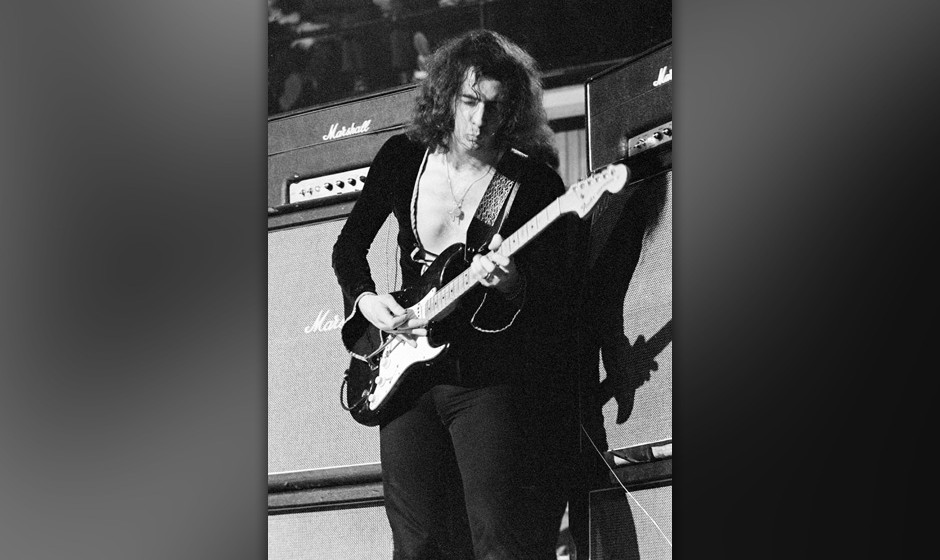 DENMARK - DECEMBER 09:  Photo of DEEP PURPLE and Ritchie BLACKMORE; Ritchie Blackmore performing live onstage, playing Fender