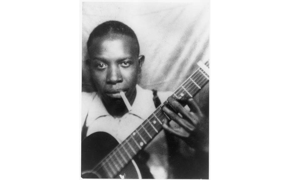 Auf dieser Fingerübung lässt Johnson den tiefen Rhythmus laufen, zupft einen Lead darüber und möbelt das Ganze mit reg...