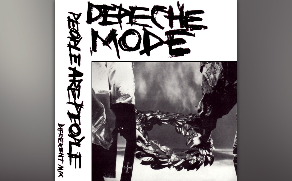 12. People Are People. Eines der Depeche-Stücke, das die unterschiedlichen Stimmen von Dave Gahan und Martin Gore perfekt...