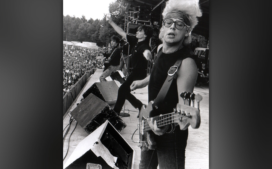 Photo of U2 and Adam CLAYTON and BONO and THE EDGE