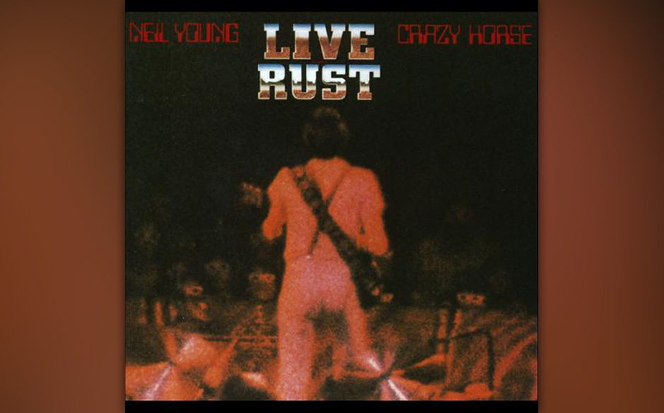 2. Neil Young - Live Rust (1979)

Die Kapuzenmännchen und das überdimensionale Equipment, der ganz in Weiß gewandete Ne...