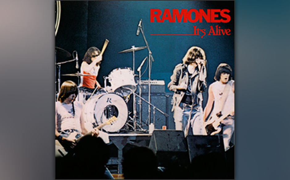 10. Ramones - It's Alive (1979)

Wohl eines der schnellsten Live-Alben aller Zeiten. Der Anzähler „Onetwothreefour“ b...