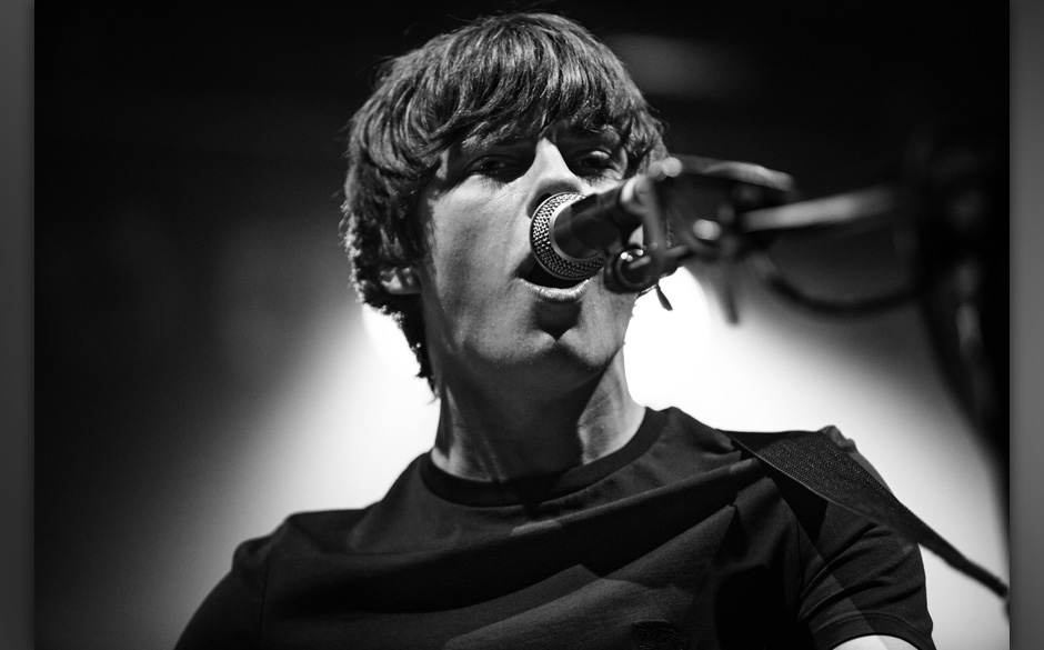 Bugg spielte neben Songs vom Debüt auch Stücke aus dem neuen Album.