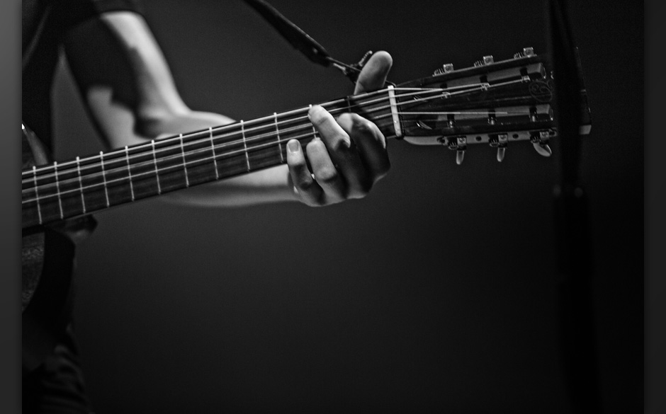 Auch Neil Young coverte der 19-Jährige souverän.