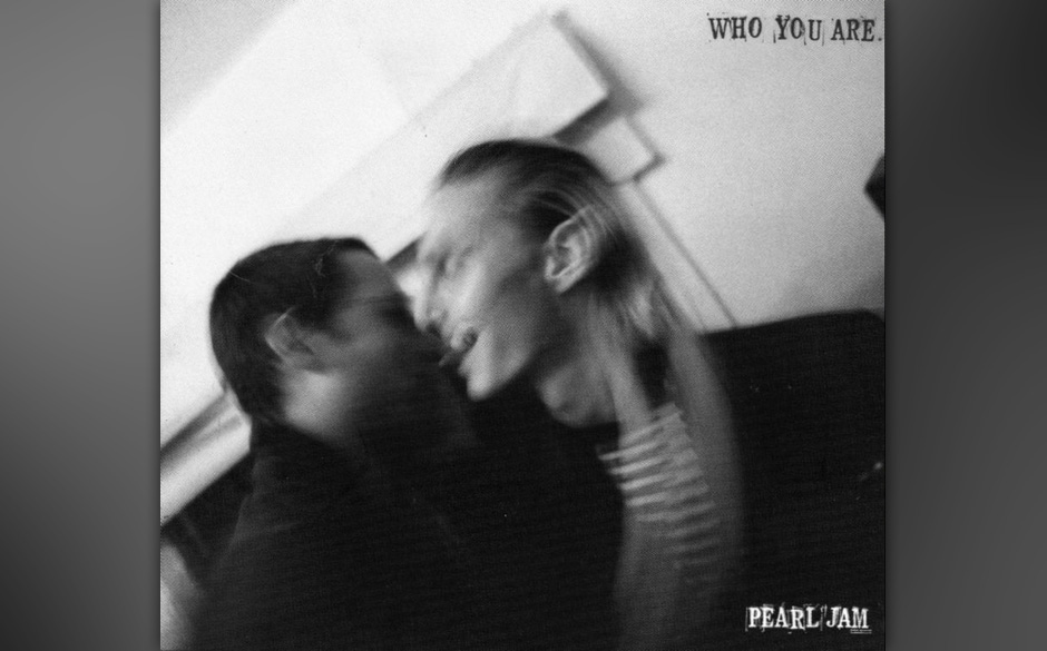 12. Who You Are. Eine spektakulär feierliche, überraschende Vorabsingle – denn 1996 war Vedders Unzufriedenheit mit de...