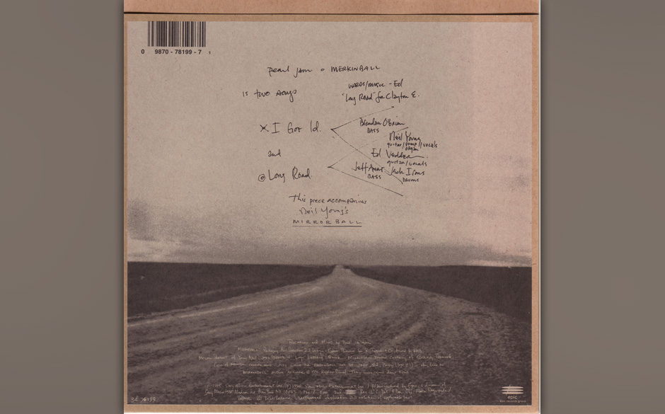 10. Long Road. Das auch mit Nusrat Fateh Ali Khan als Duett auf dem "Dead Man Walking"-Score veröffentlichte Lied hat sic...