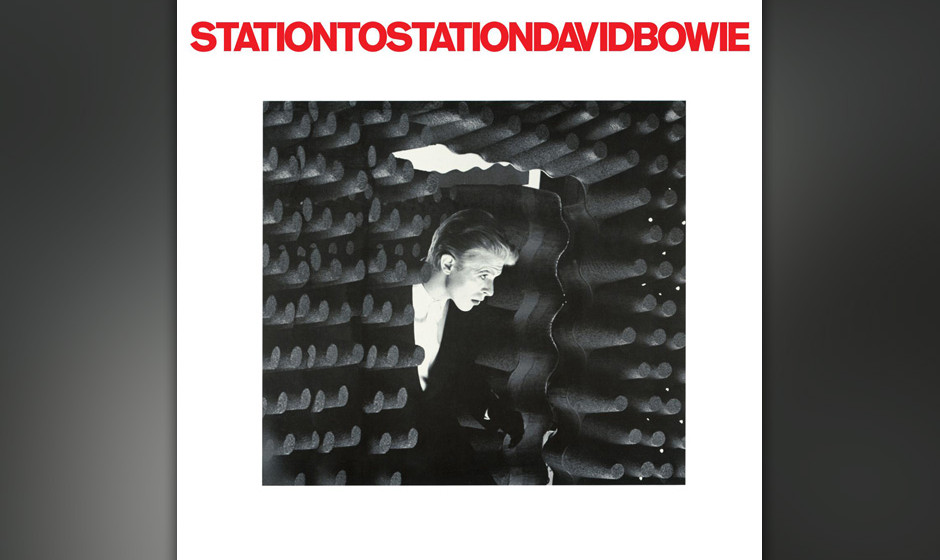 Station To Station:
David Bowie, 1976. Auf dem Kraut-Disco-Titeltrack ruft sich Bowie zum Thin White Duke aus. „Station to 