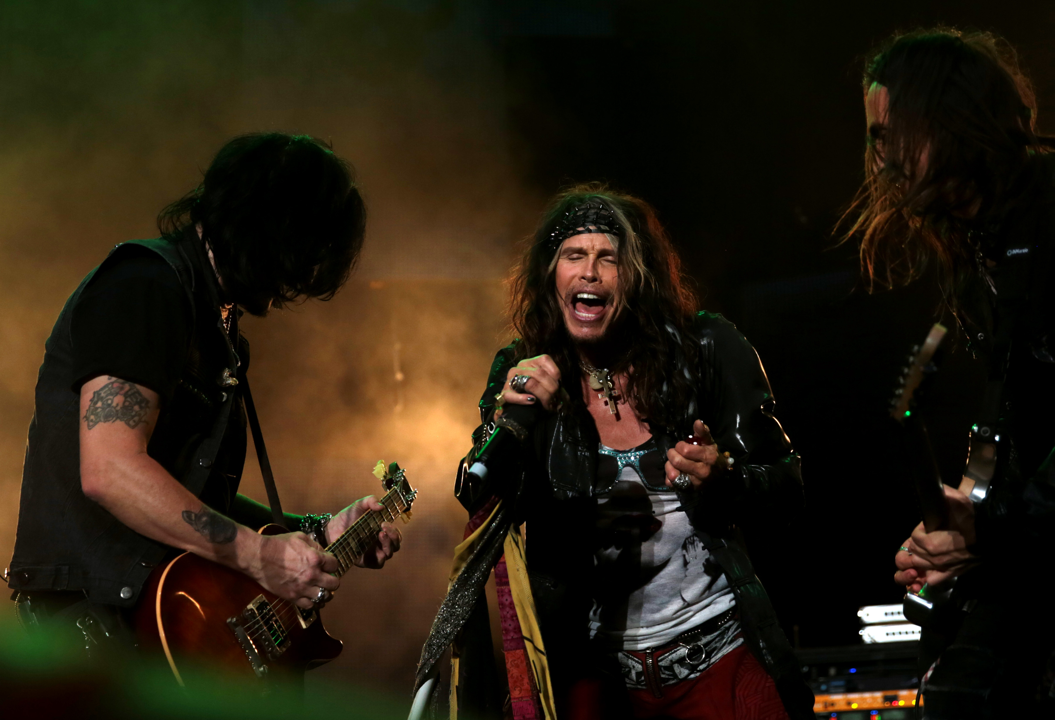 Auch von Aerosmith, der Band von Steven Tyler (Mitte), landeten gleich mehrere Songs bei der CIA auf der Folter-Playlist.