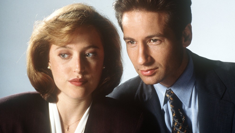 David Duchovny als FBI-Agent Fox Mulder und Gillian Anderson als seine Kollegin Dana Scully in der amerikanischen Krimiserie 