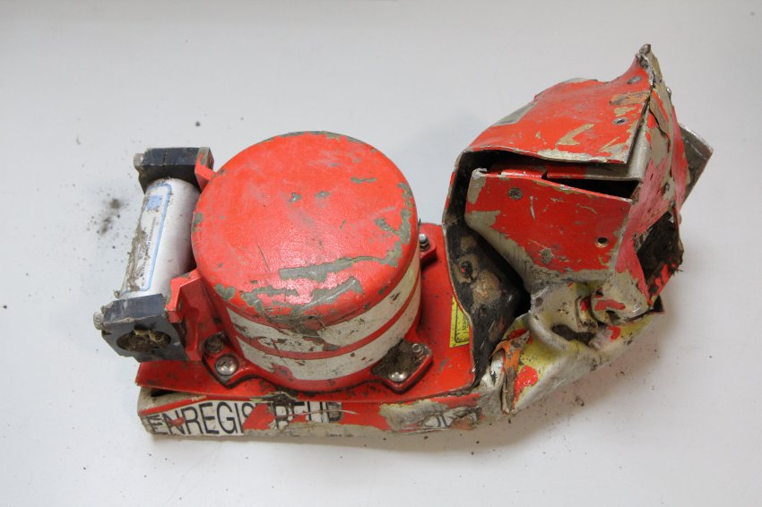 dpatopbilder - HANDOUT - Der Voice-Recorder der in Frankreich abgestŁrzen Germanwings-Maschine 4U 9525, aufgenommen am 25...