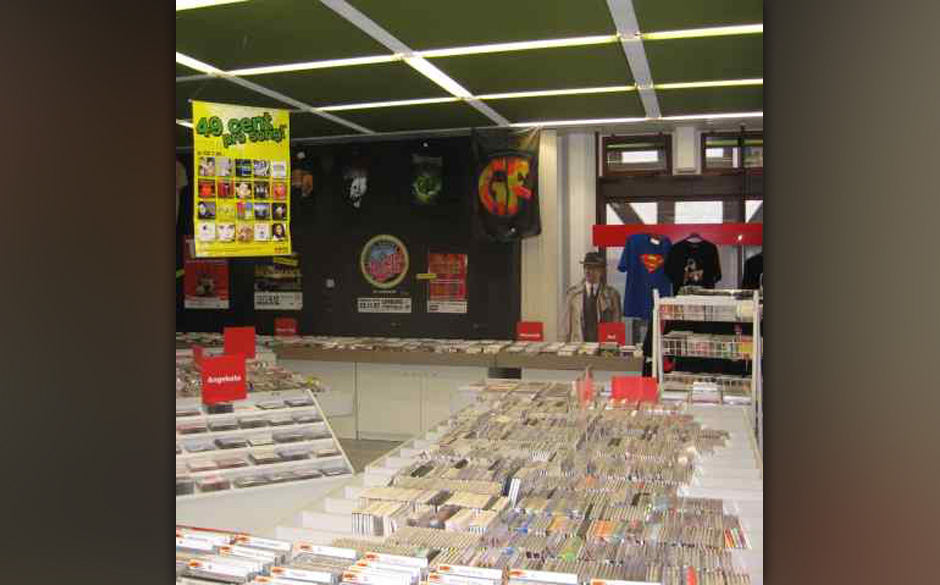 Kontakt: Tel. 02771-24467
E-Mail: musicbox-dillenburg@t-online.de