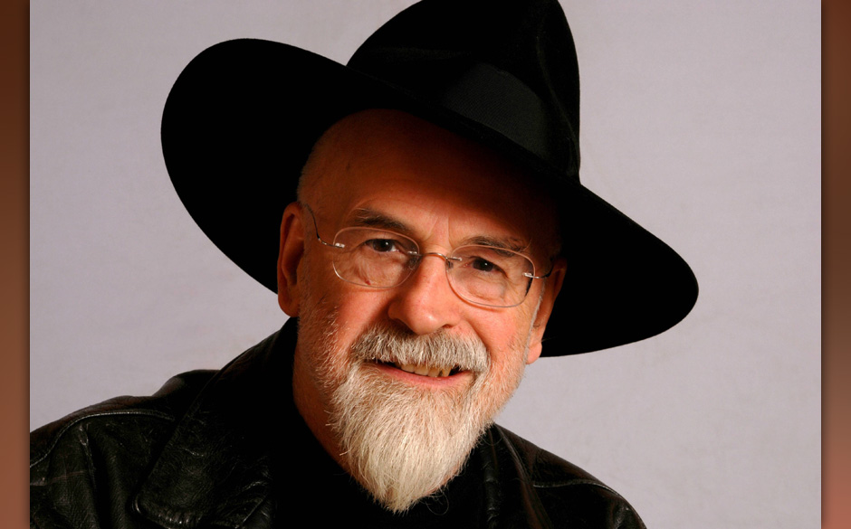 Terry Pratchett (* 28. April 1948 in Beaconsfield, Buckinghamshire; † 12. März 2015)