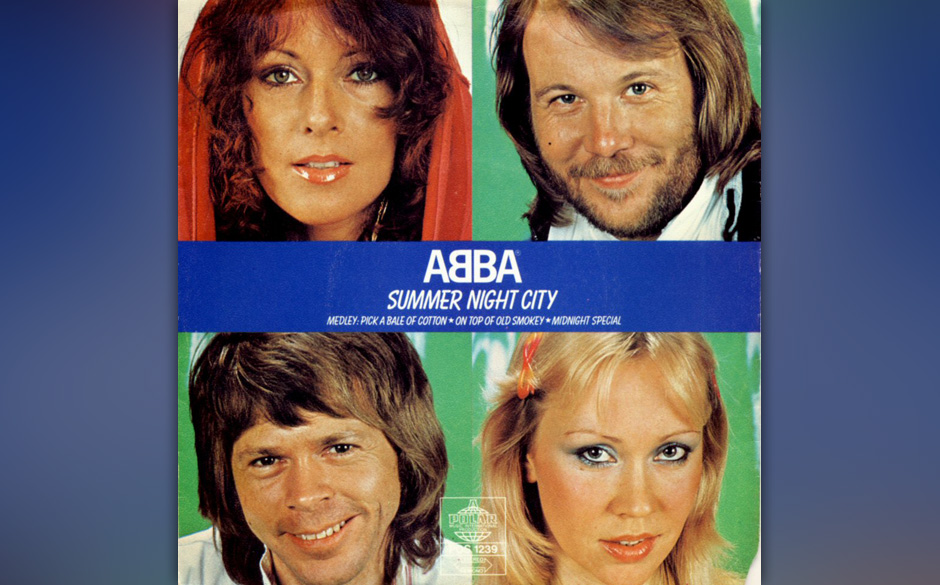 14. "Summer Night City".

Der Klaviertastatur-Wooosh im Intro ist wohl mit Absicht übersteuert (Wachmacher-Effekt). Faszi...