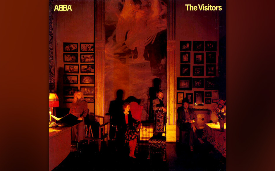 16. "Soldiers".

"Soldiers write the songs that soldiers sing / The songs that you and I don't sing". Am Ende stellte die ...