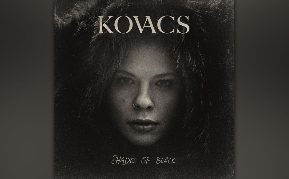 Kovacs: "Kovacs".  Kalkuliert: Die Niederländerin probiert Retro-Soul-Kostüme an.