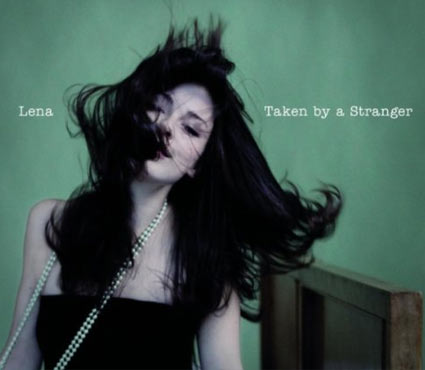 Lena, "Taken By A Stranger". Raab unternahm den ebenso größenwahnsinnigen wie sympathischen Versuch, seinen Schützling ...