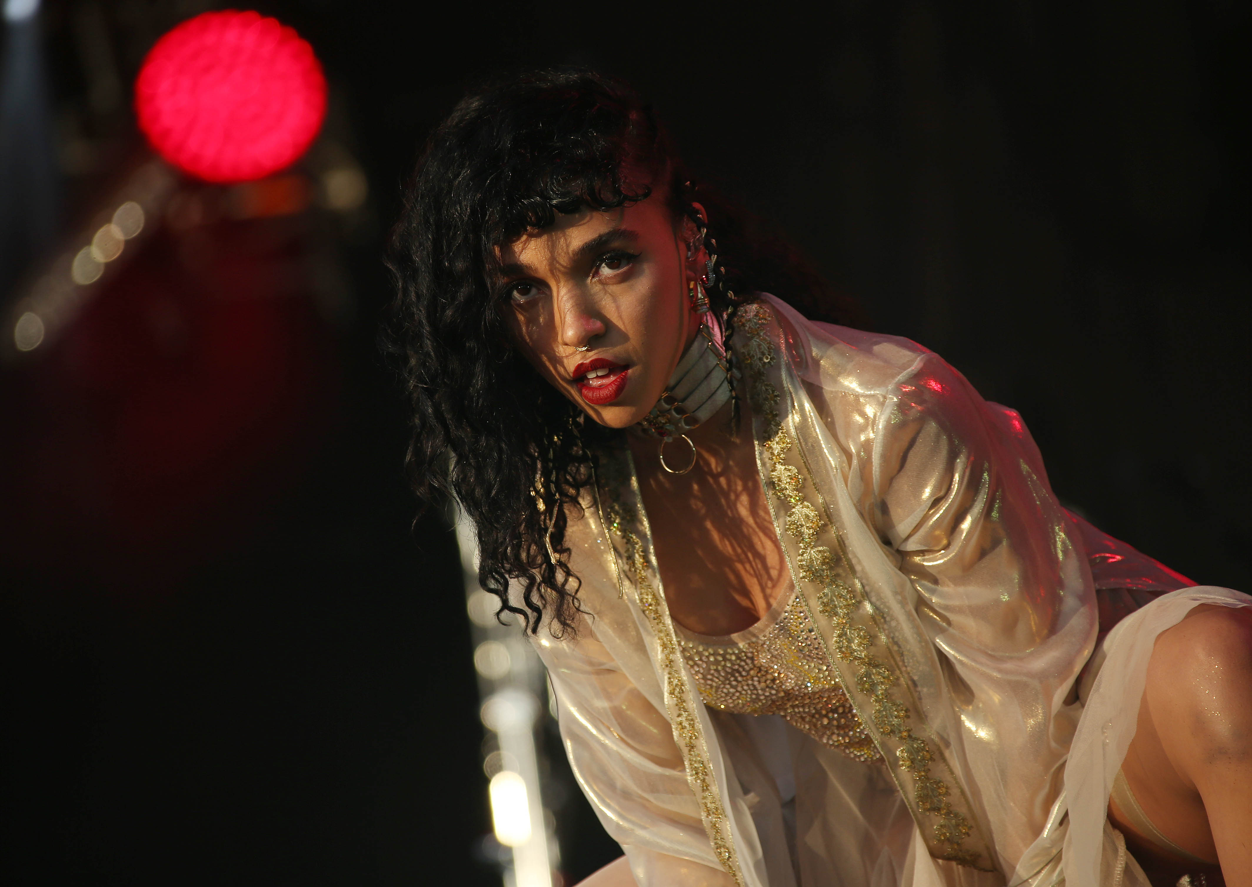 FKA twigs veröffentlicht mit "Figure 8" eine neue Single.