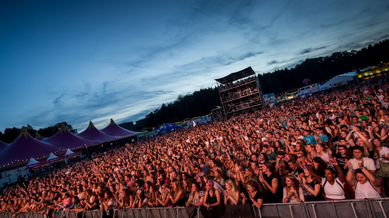 ZOA 2015 Impressionen_Mainstage_Festivalcrowd