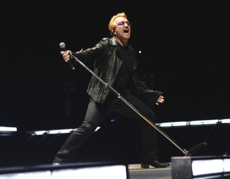 Bono bei einem U2-Auftritt in New York City.