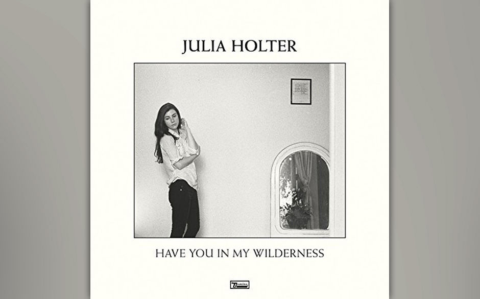 Dieses Mal ohne Texte von großen Literaten, sondern nur aus ihrer eigenen Umgebung: Julia Holter mit „Have You in My Wilderness“.