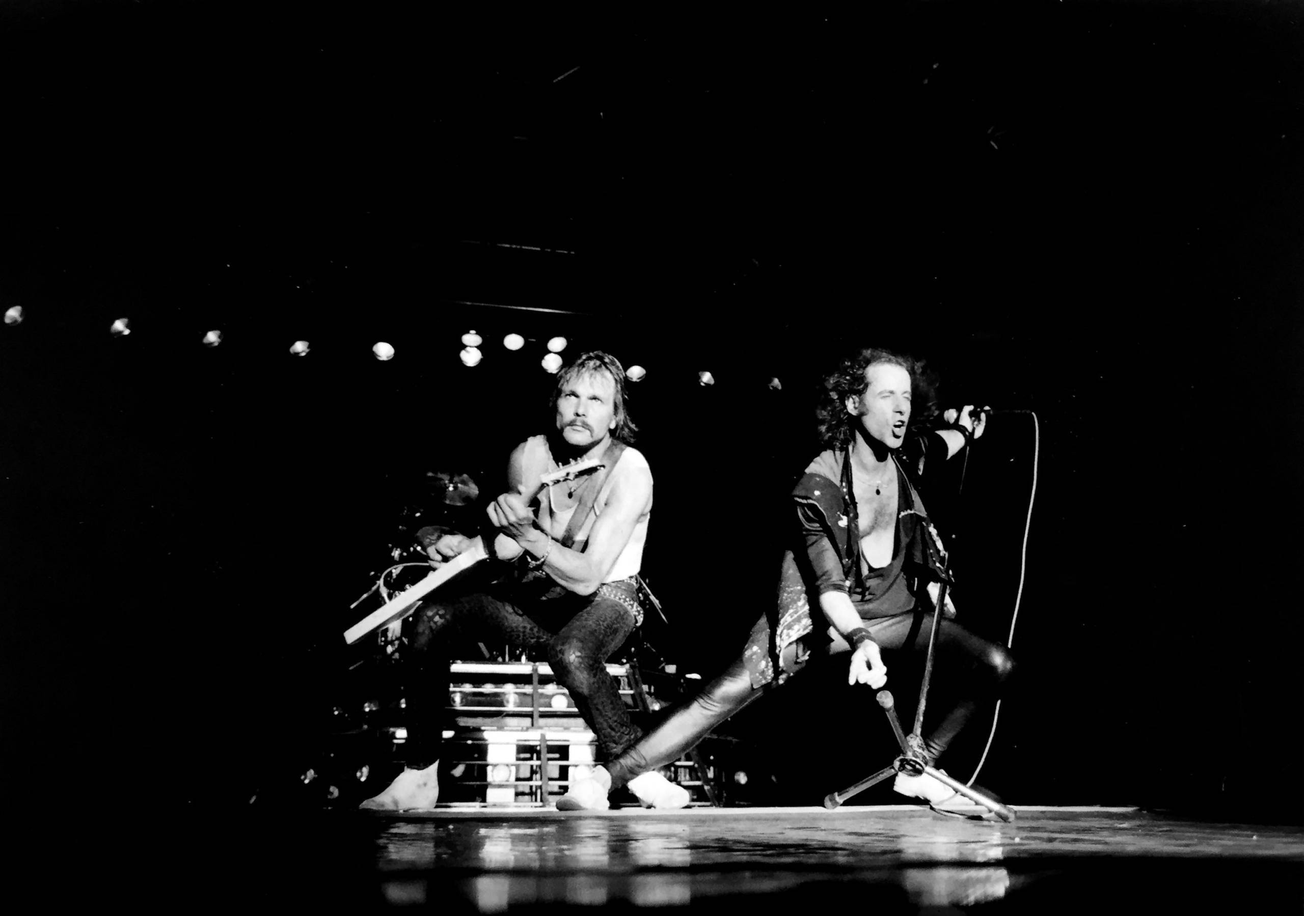 2015 feiern die Scorpions ihr 50. Bühnen-Jubiläum – mit einem exklusiven Club-Konzert und Deluxe-Box-Sets.