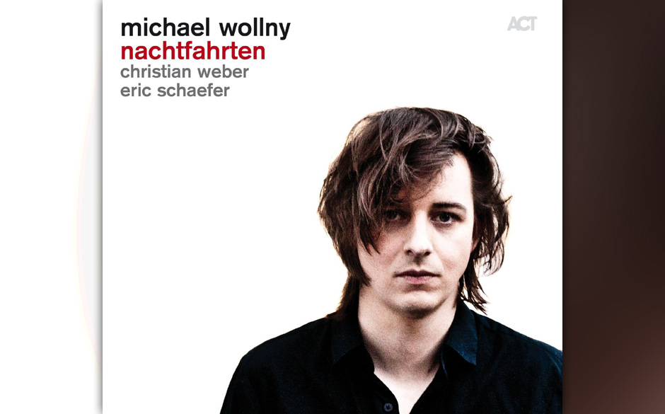 Einer der erfolgreichen und jungen deutschen Jazz-Pianisten: Michael Wollny spielt auf „Nachtfahrten“ zwischen klassischer Moderne, Jazz und Pop von Kraftwerk bis zu Pink.