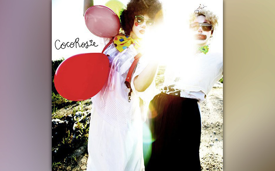 „Heartache City“ bringt die Fans der Geschwister Bianca und Sierra von CocoRosie wieder zum Staunen – und ins feenhafte Freakfolk-Wunderland.