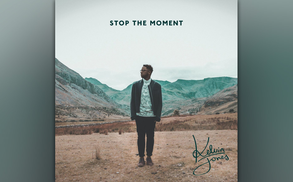 Kelvin Jones schafft es mit „Stop The Moment“ sich John Mayer, Buddy Guy und B. B. King als Vorbilder zu nehmen – und dabei authentisch und respektabel mit dem Werk dieser Größen umzugehen.