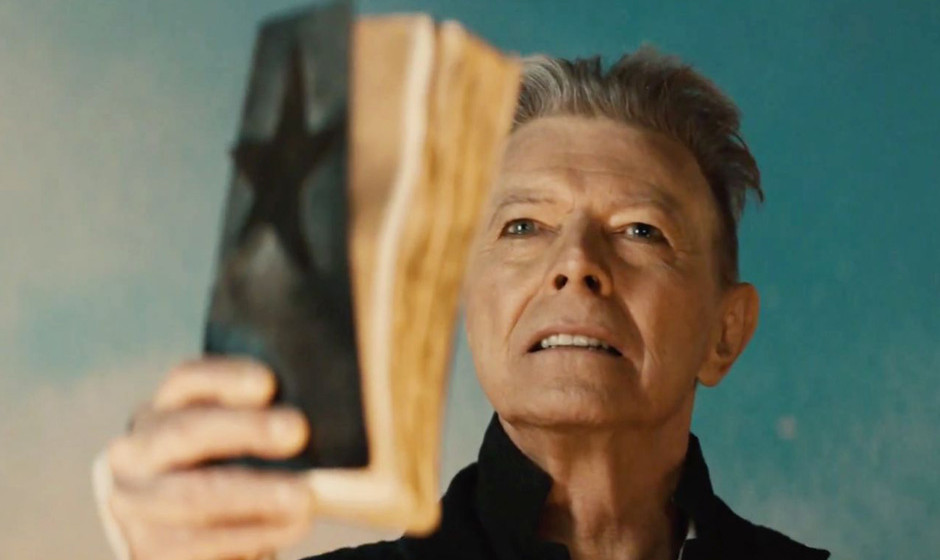 Welche Geheimnisse enthält das Artwork von David Bowies „Blackstar“ noch? Einige – von denen der Sänger selbst nichts wusste – sagt der Designer Jonathan Barnbook nun.