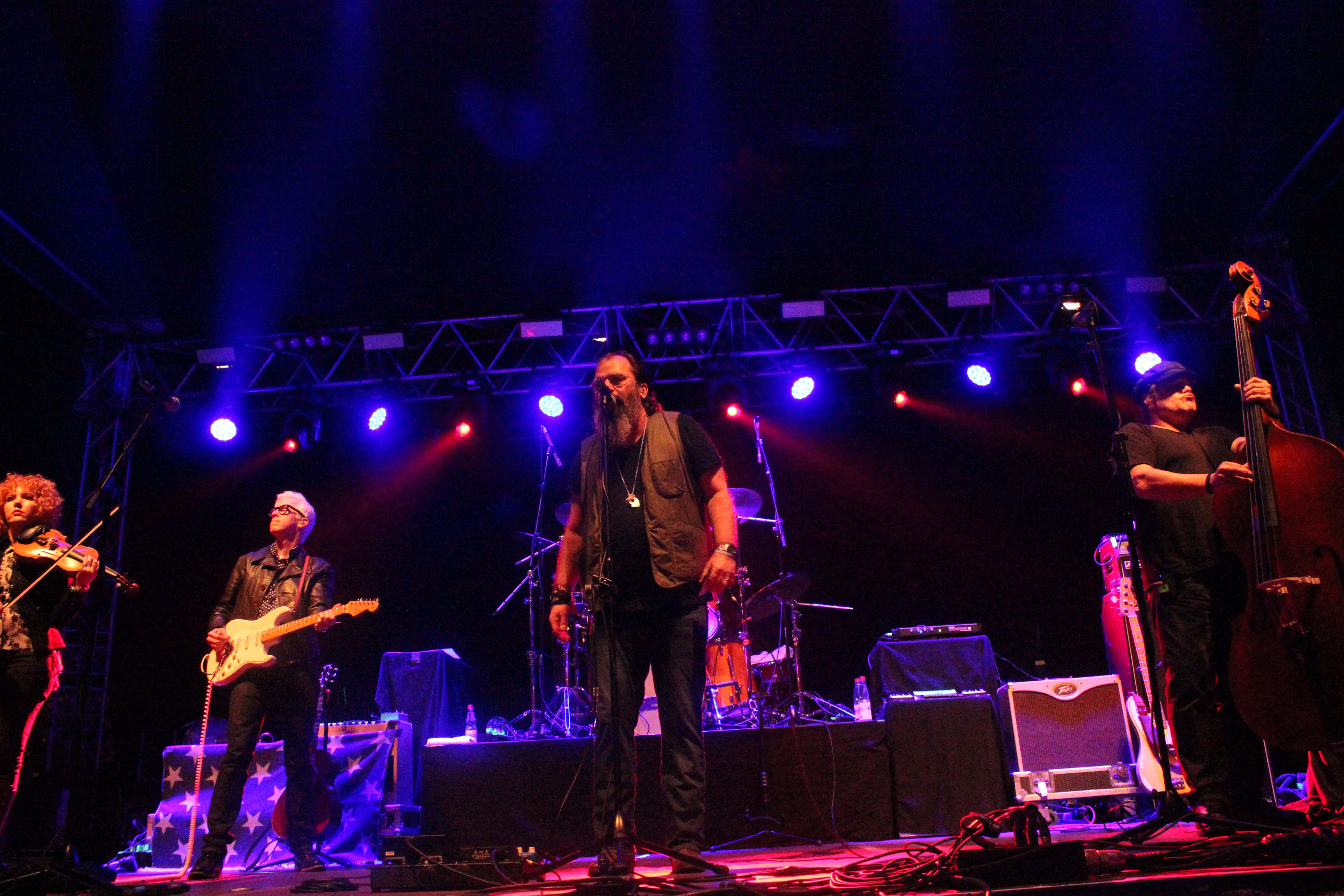 Steve Earle & The Dukes beim Rolling Stone Weekender 2015