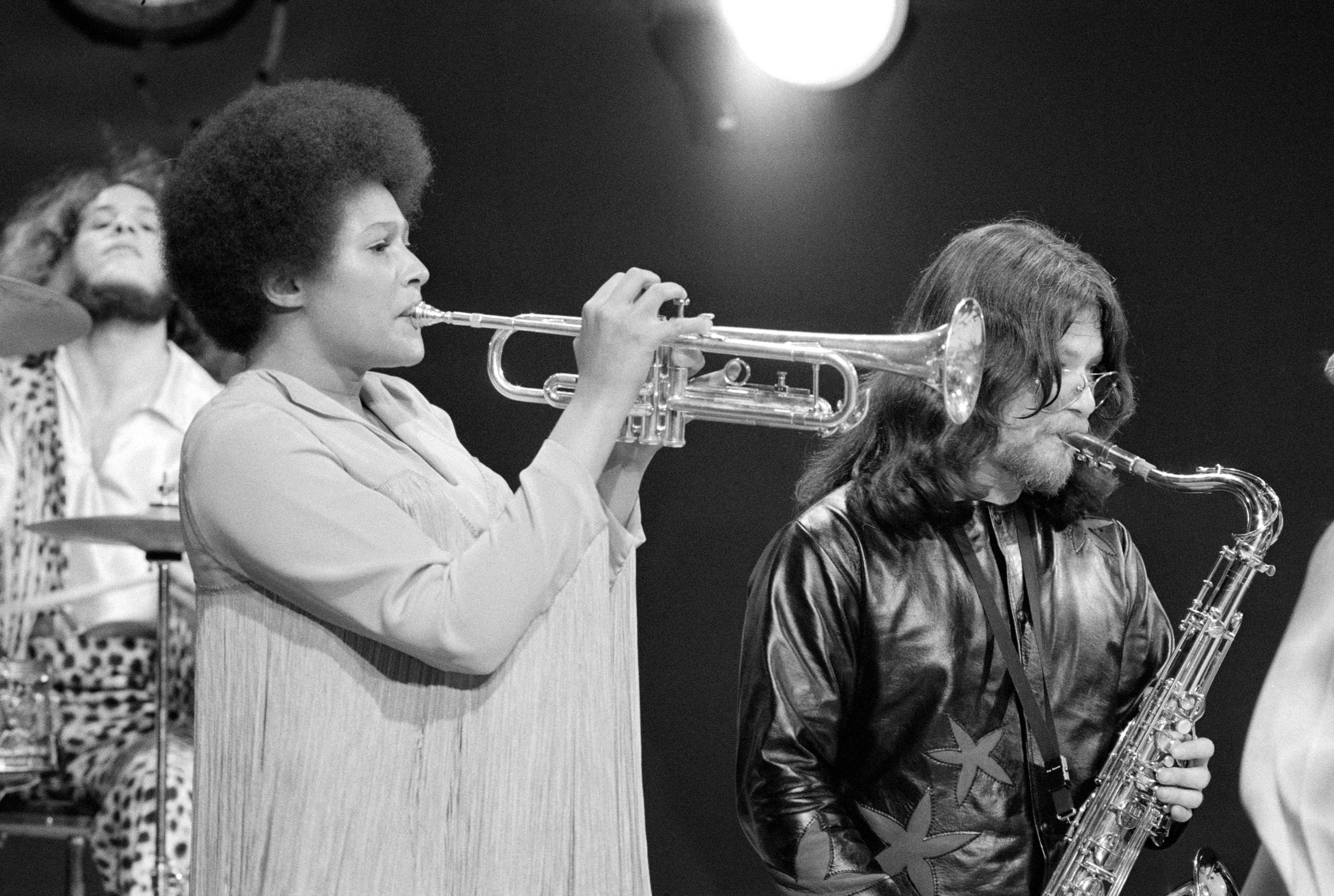 Cynthia Robertson bei einer Session mit Sly and the Family Stone, 1969. Die Musikerin verstarb am 23. November 2015 im Alter von 69 Jahren
