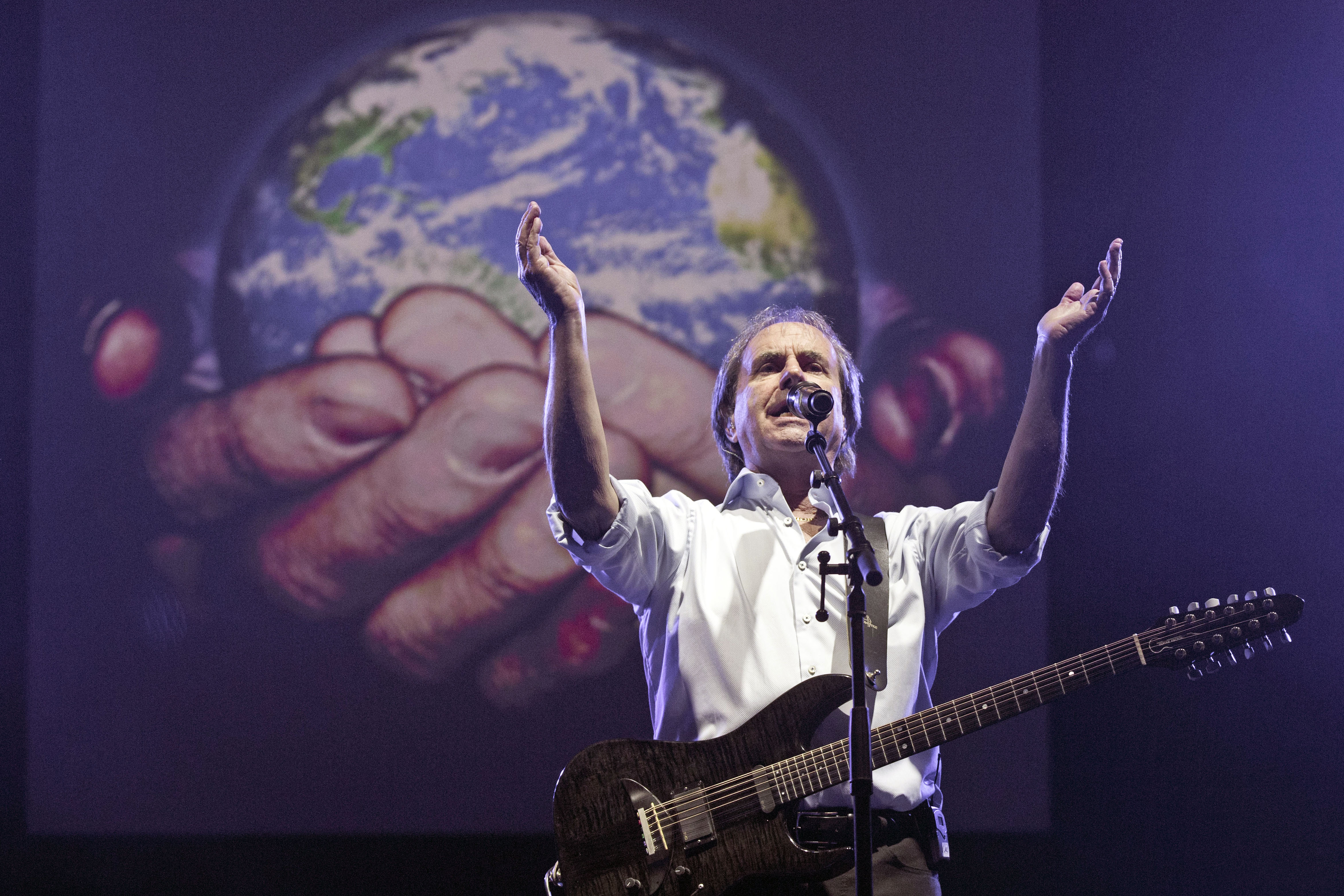 Chris de Burgh (08.07. – 02.08.)