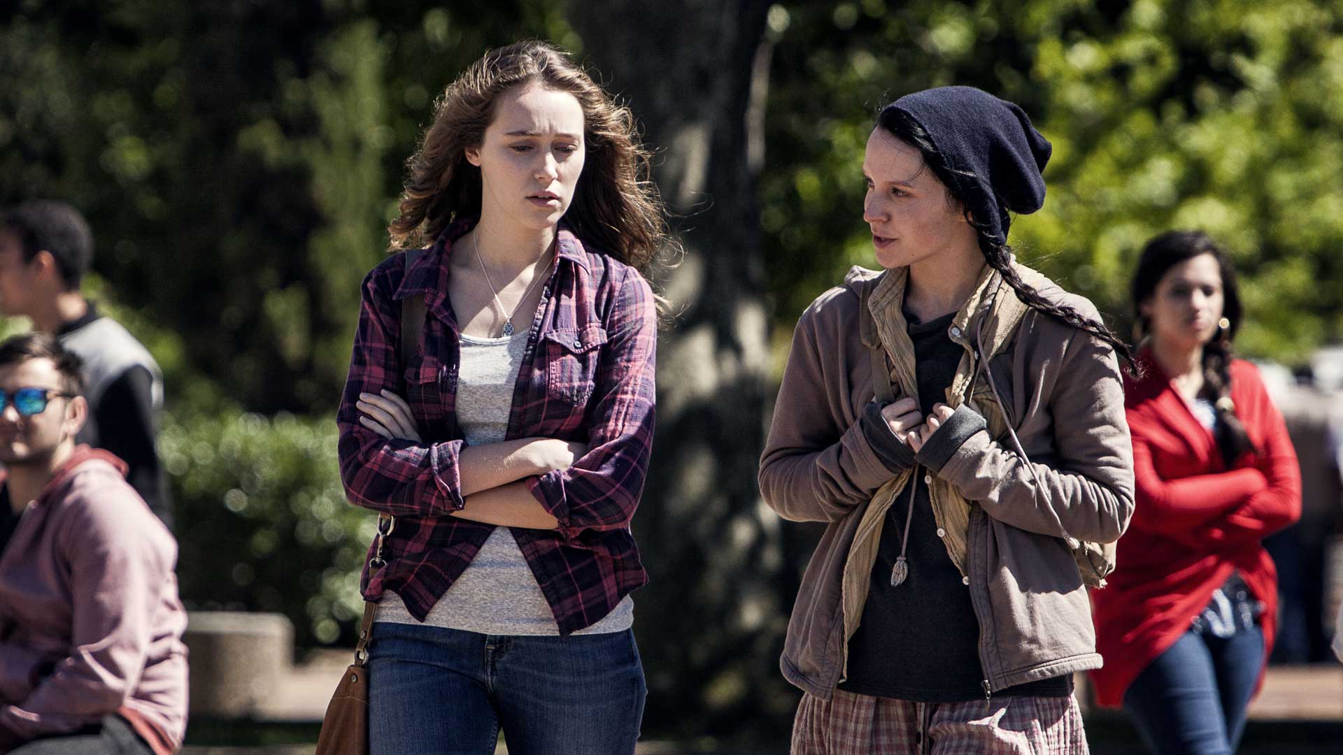 „Unfriend“: Laura und Marina unterhalten sich über Facebook