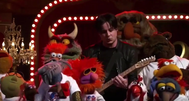 Jack White fühlte sich sichtbar wohl zwischen all den Puppen