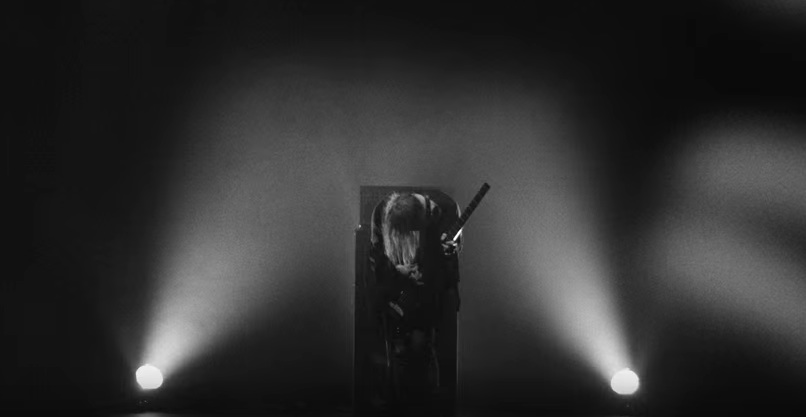 Szene aus dem Video zu „Air Burial“