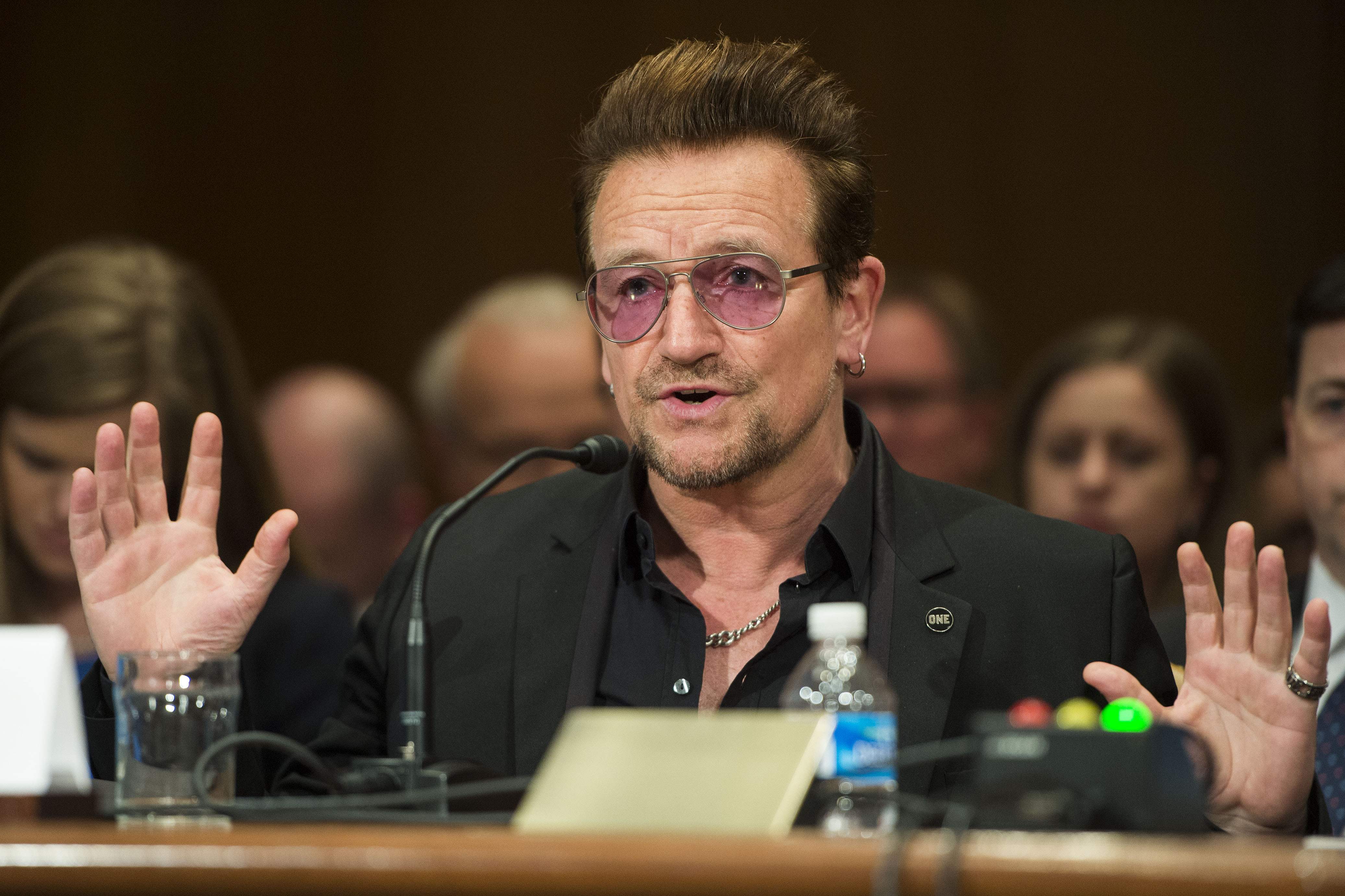 Bono in seiner Rede vor dem US-Senat