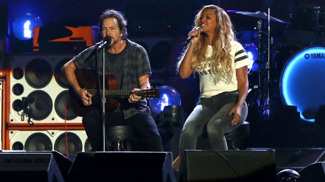 Eddie Vedder und Beyoncé auf dem Citizen Festival 2015