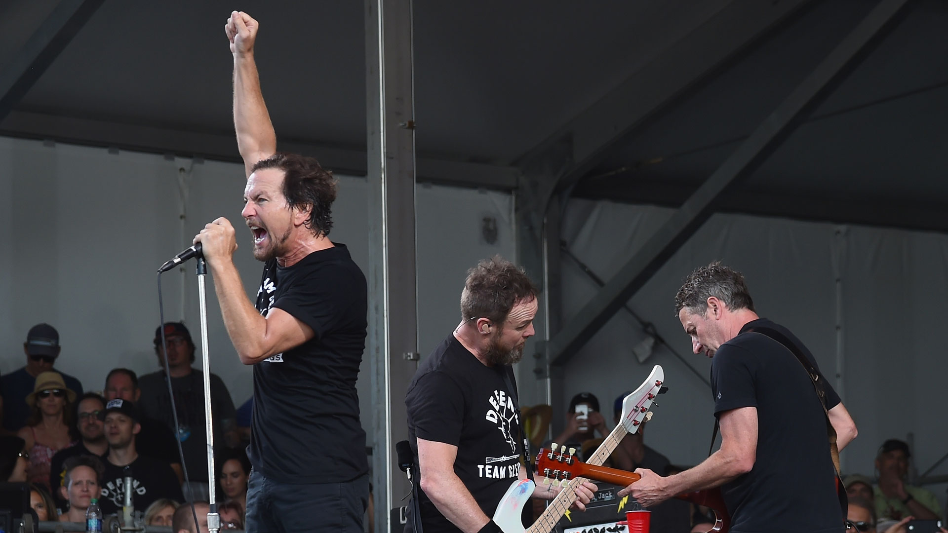 Eddie Vedder hat keine Sympathien für Donald Trump übrig.