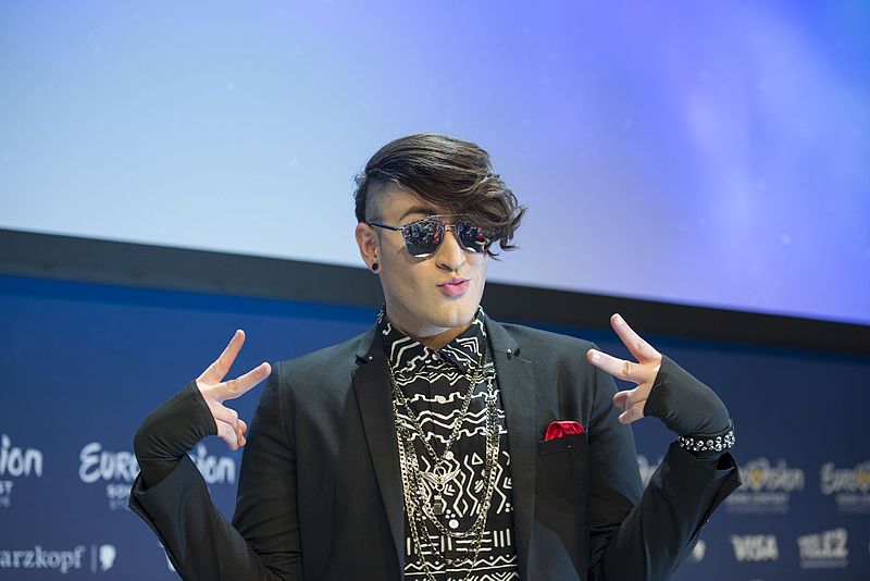 13.  Israel: Hovi Star, "Made Of Stars".
 
Schmalzlümmel mit asymmetrischer Frisur sülzt konventionellen Schmachtfetzen ...