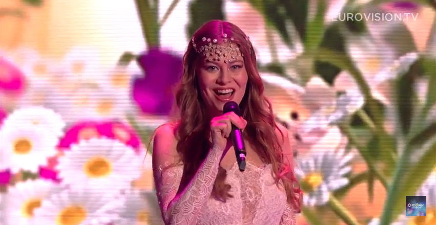 5. Österreich: Zoe, "Loin D'ici".
 
Schnuckelchen mit lieblichem Elektro-Chanson, auf Französisch gesungen.  Angenehm.