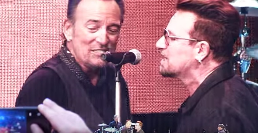 Bruce Springsteen bei seinem Auftritt mit Bono in Dublin