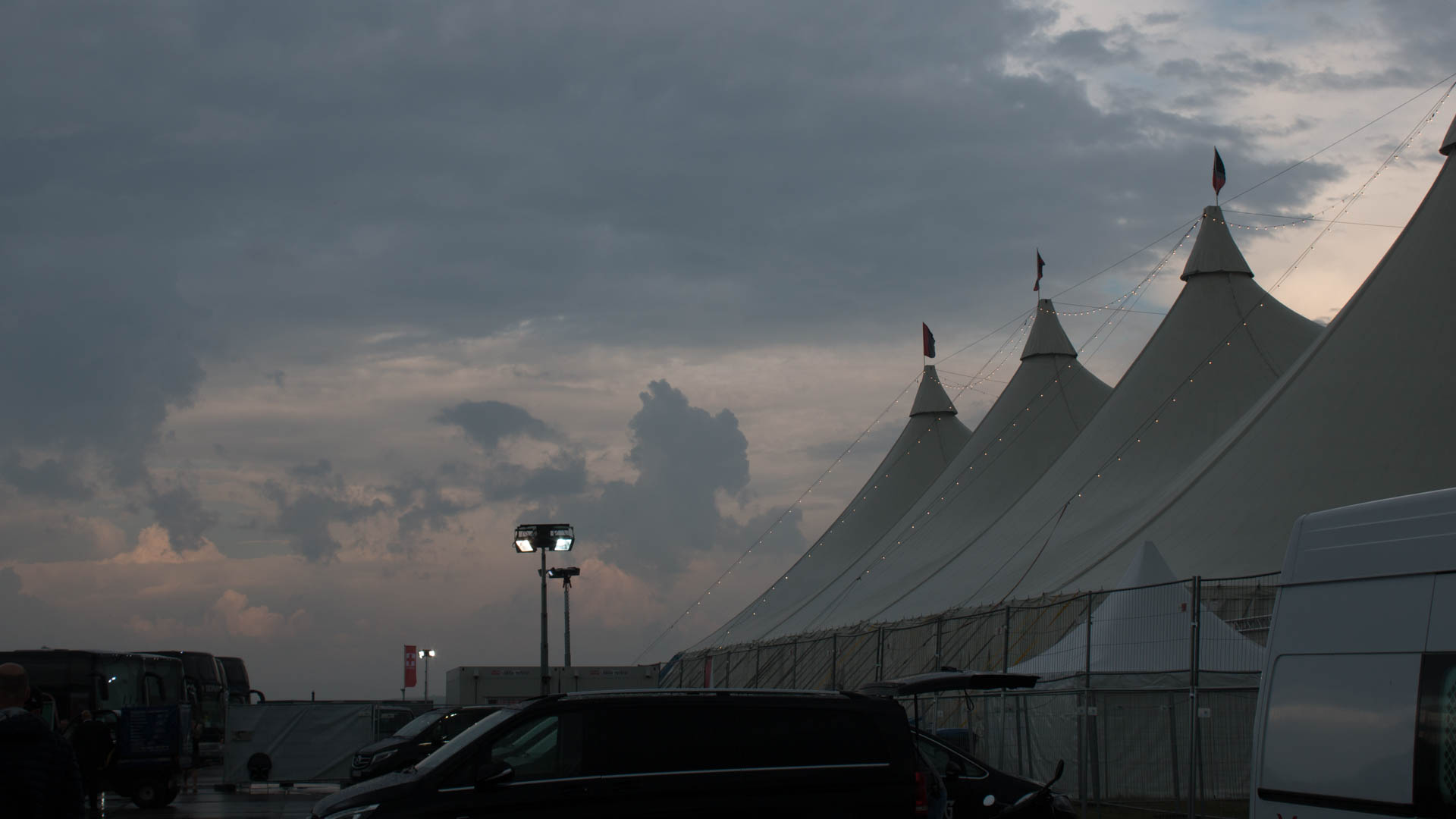 Rock_Am_Ring_2016_Unwetter_Menschen_Schlamm-24
