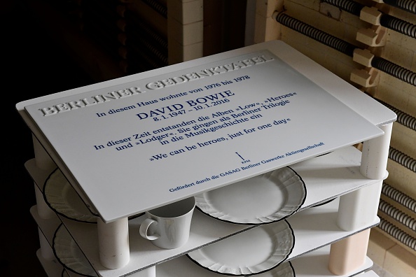 Die Königliche Porzellan Manufaktur in Berlin stellte die Platte her