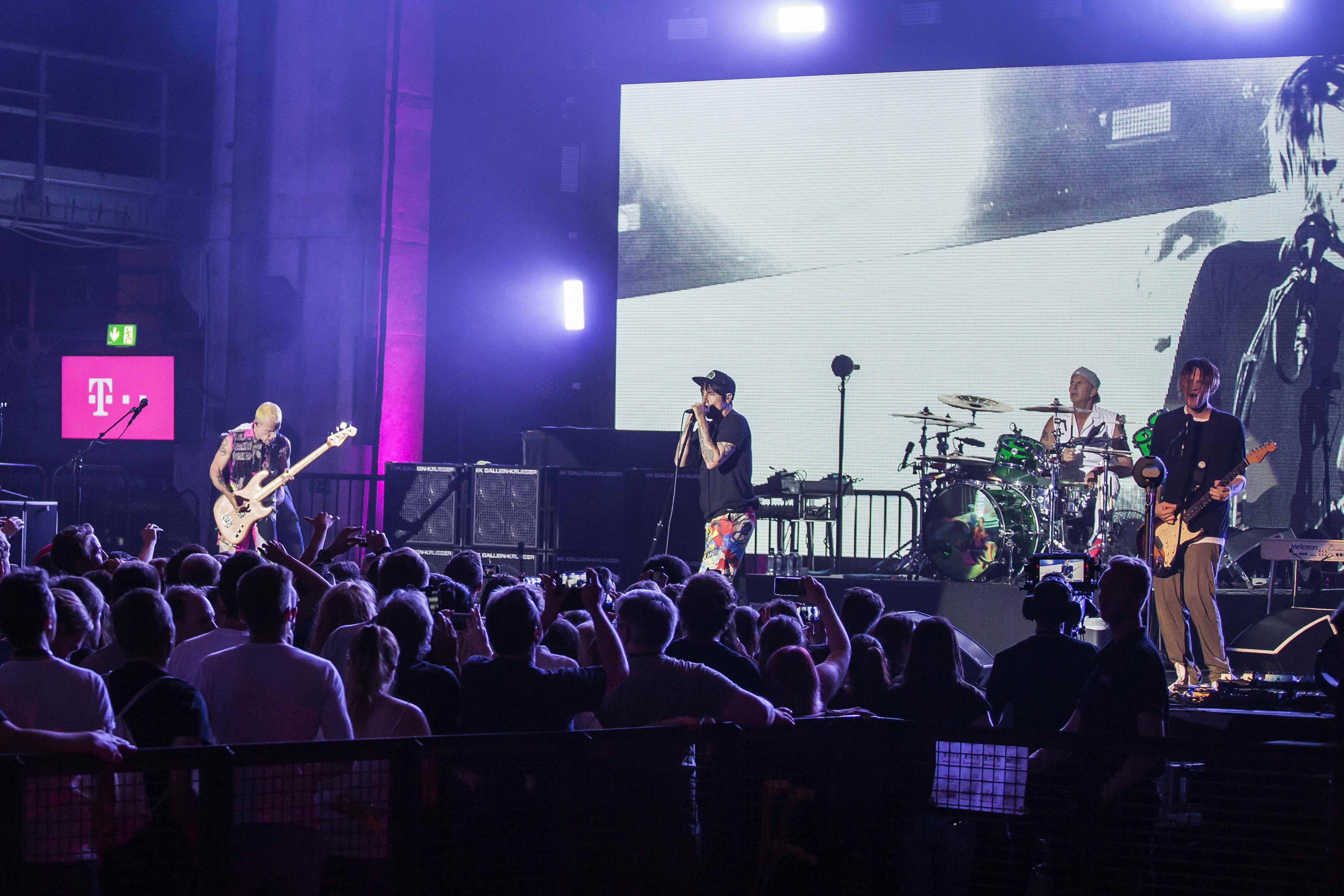 TelekomStreetGig_RedHotChiliPeppers_004-2