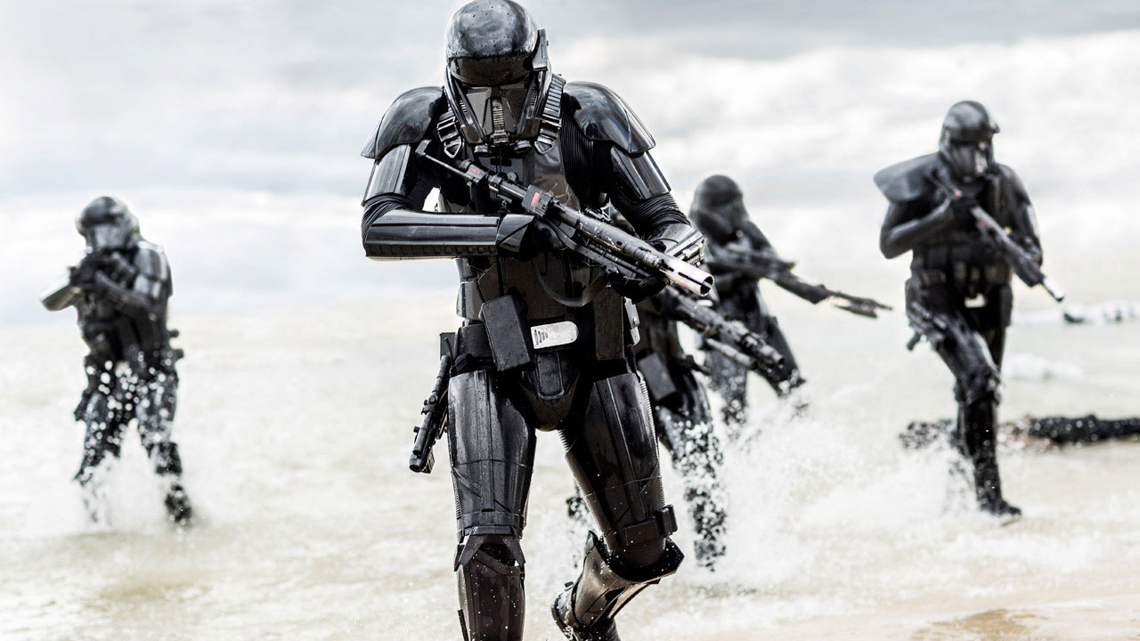 Deathtrooper in einer Szene aus „Rogue One: A Star Wars Story“