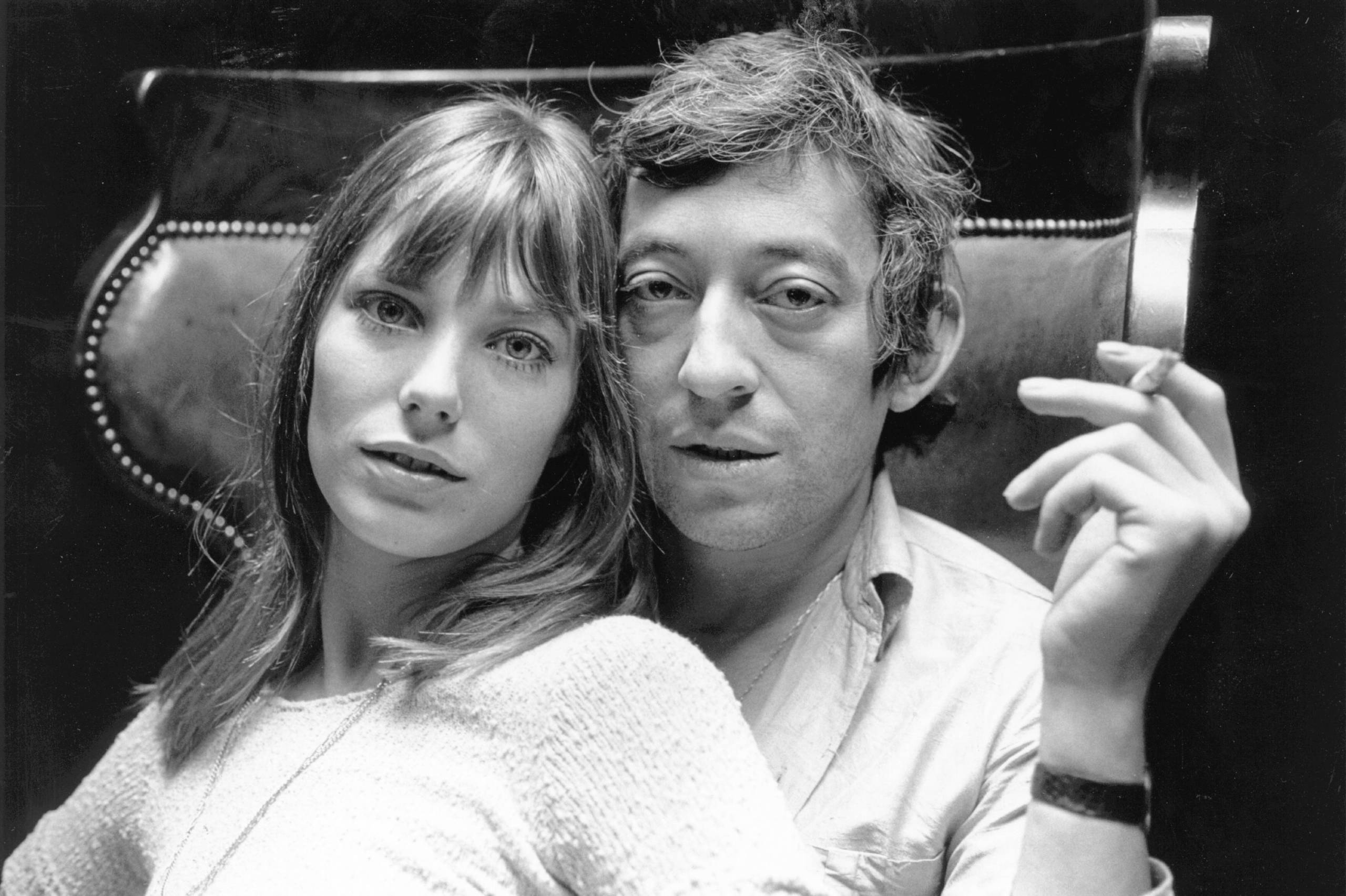 Jane Birkin und Serge Gainsbourg in ihrer Wohnung in Paris