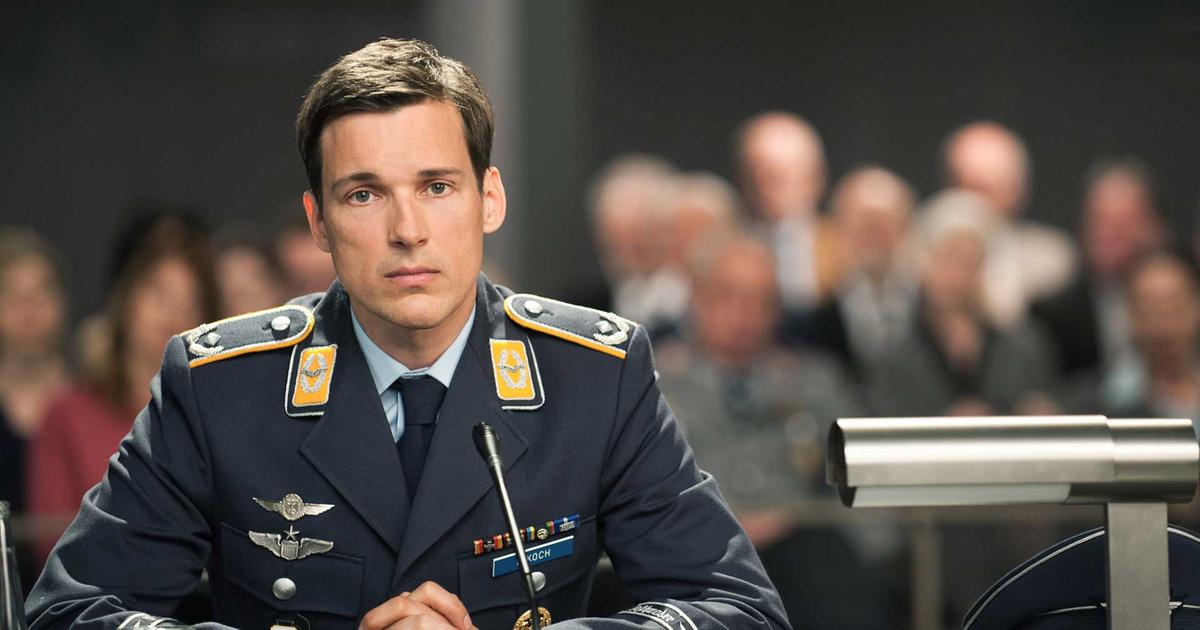 Florian David Fitz als angeklagter Pilot in „Terror“