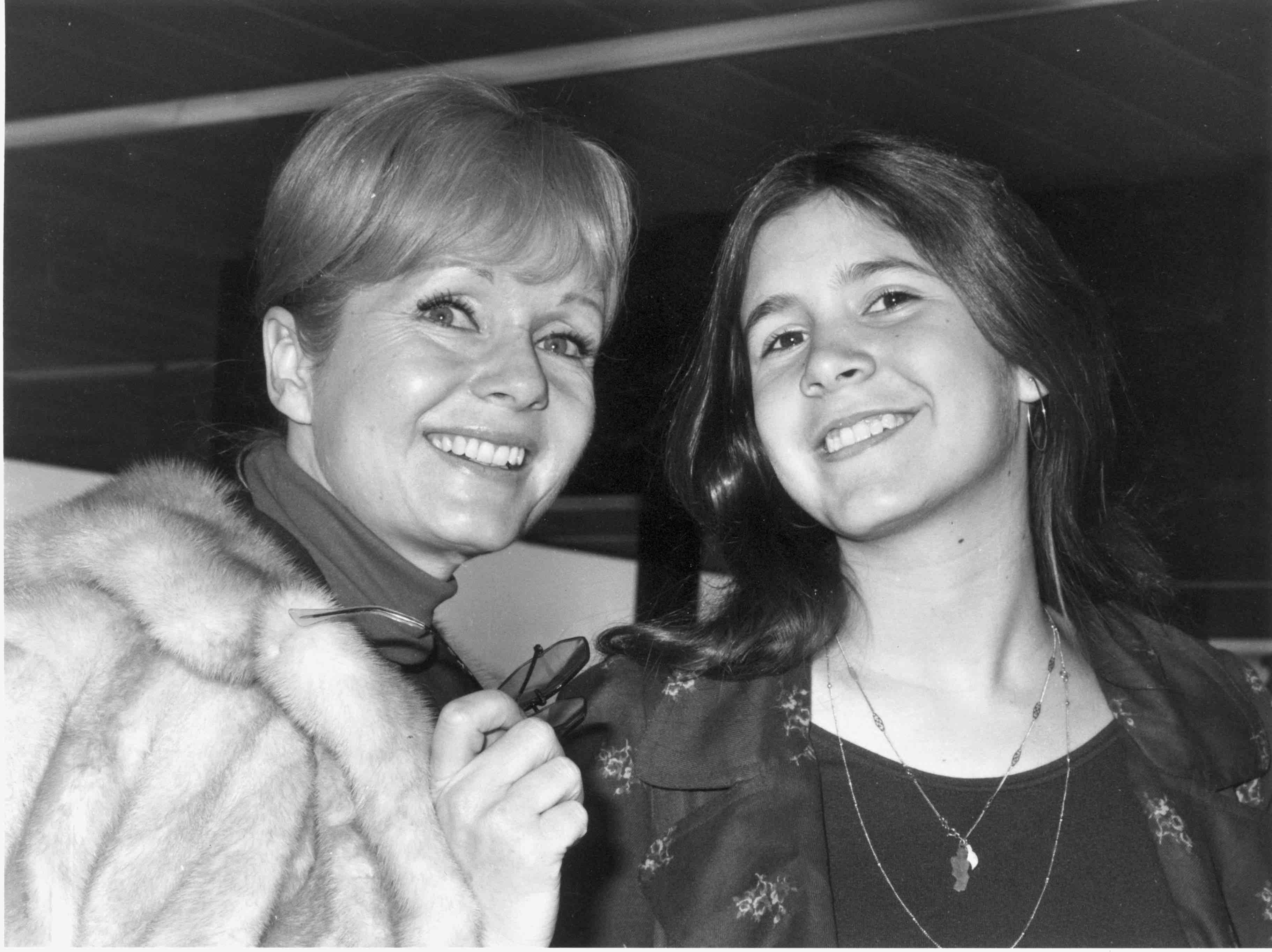 Carrie Fisher und ihre Mutter Debbie Reynolds (1972)